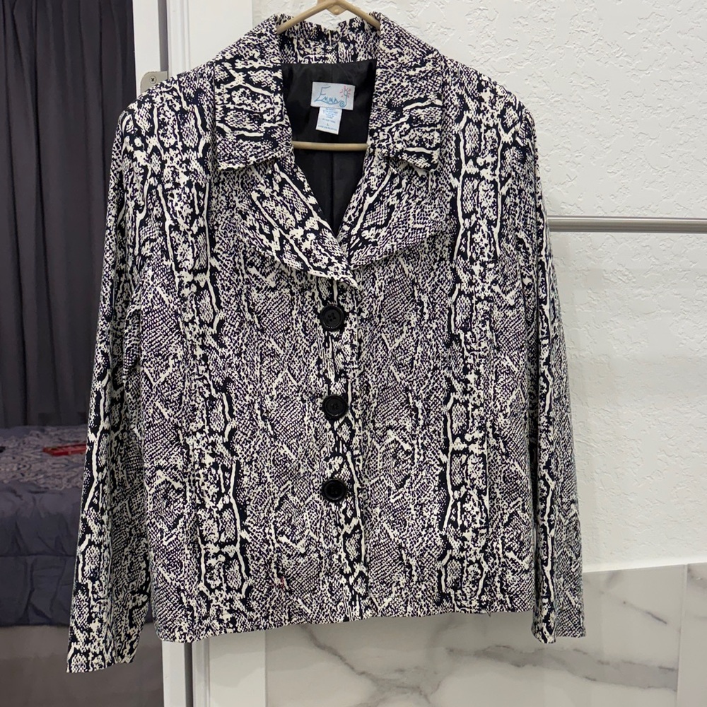 Emma G Black and White Python Print Blazer, has p… - image 1